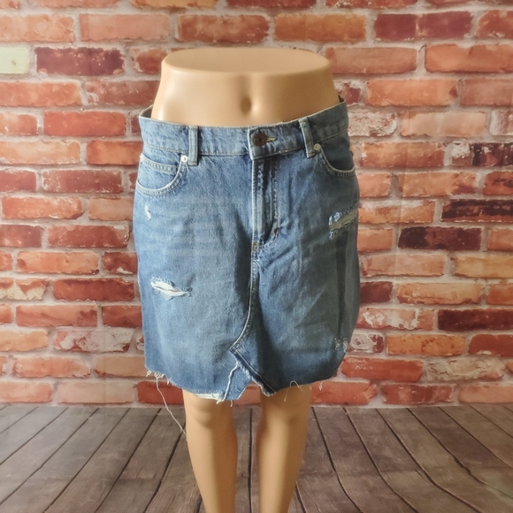 Free People Hallie Destroyed Denim Skirt Sz 28 - Picture 4 of 7